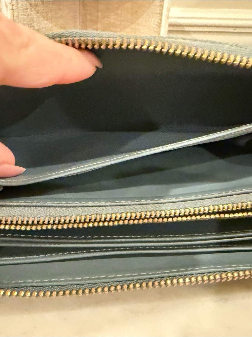 Authentic Louis Vuitton Vernis Patent Zip Wallet - Picture 16 of 16